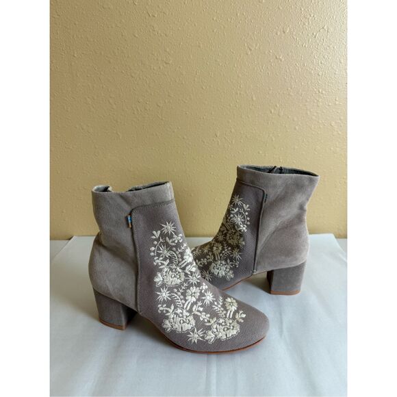 TOMS Evie Embroidered Heritage Canvas and Suede Booties SZ W8 - Picture 3 of 13